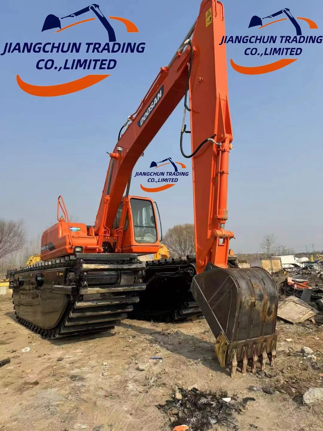 2023 In good condition amphibious excavator wetland excavator boat digging bucket mountain DH220LC-7 for sale at a low price