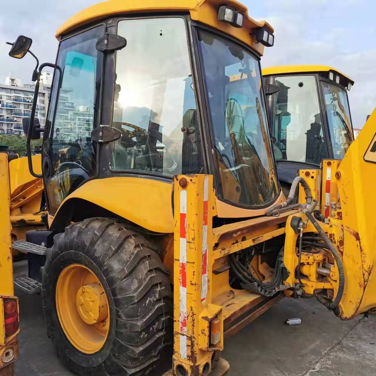 Towable Backhoe Earth-moving Machinery Japan Used Backhoe Loader In Stock JCB 4CX