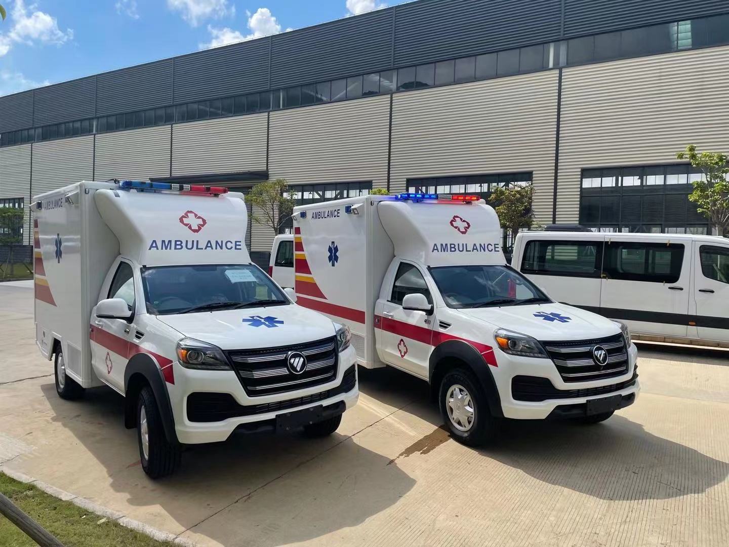 4x4 Ambulance Vehicle FOTON Tunland Pick-up Box Ambulance Monitoring Mobile Medical Ambulance car for sale