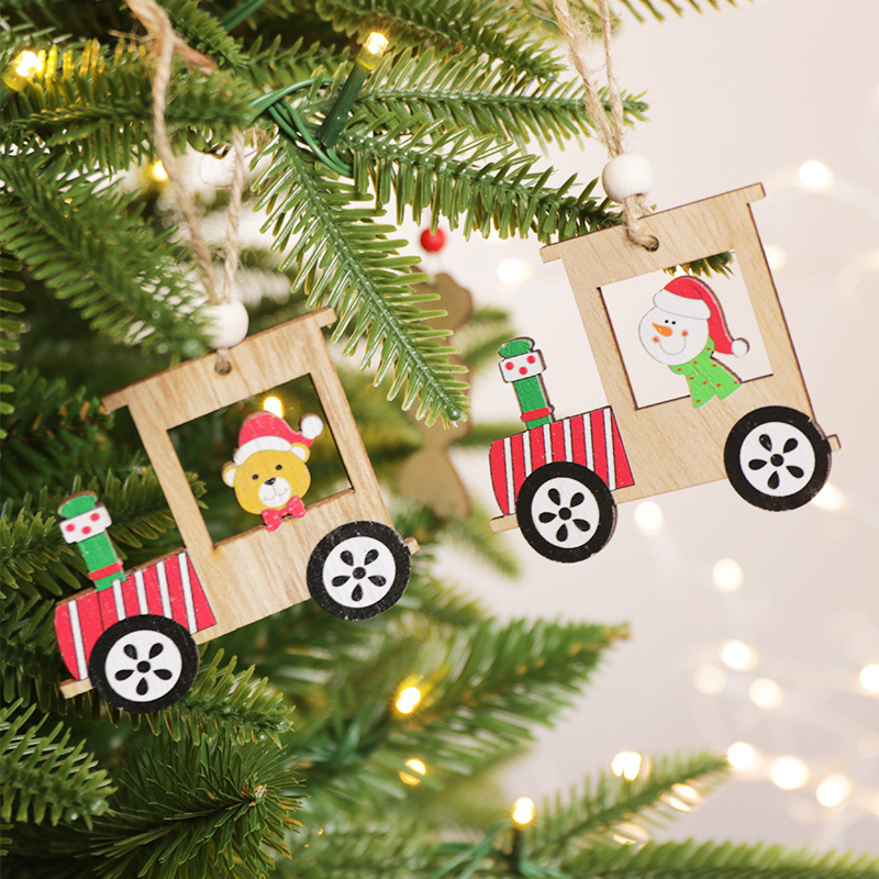 Factory Wholesale 4pcs Pack New Design Cute Wood Craft Christmas DIY Car Ornaments Christmas Tree Hanging Decorations