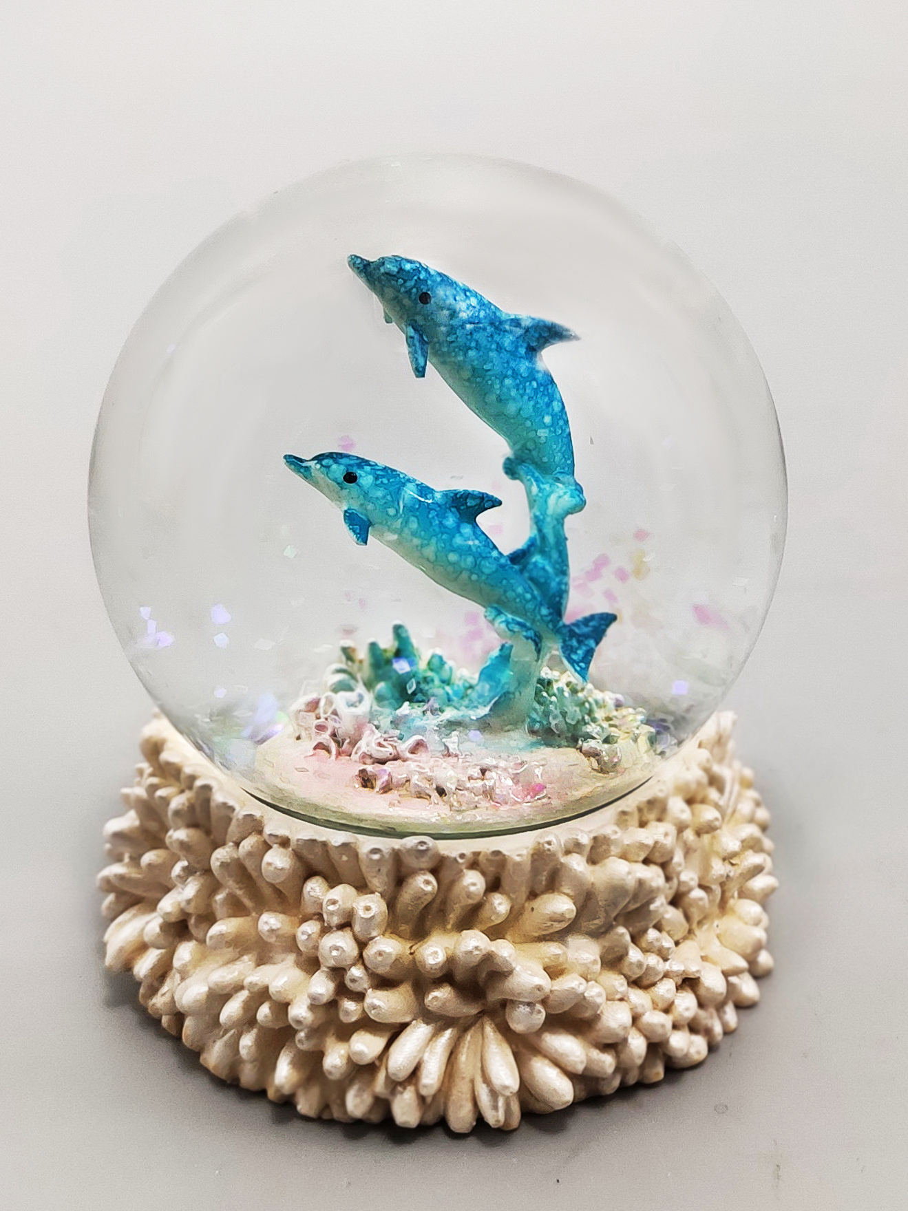 Wholesale High-quality Handicraft Animal Statue inside Snow Globe Theme Sea Water Globe for Home Decoration