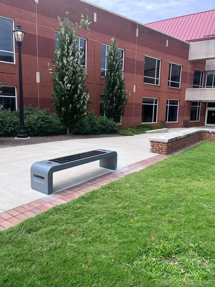 Outdoor Smart Seat Panel Wifi Public Park New Design Solar Bench