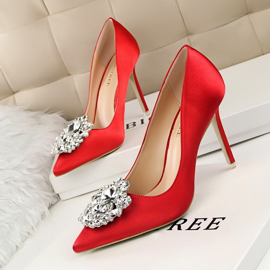 New Arrivals 2021 Stilettos Rhinestone Heels Shoes Plus Size Shallow Mouth Pointed Red Green Ladies Pumps 2020