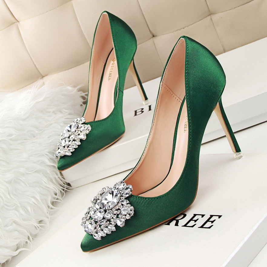 New Arrivals 2021 Stilettos Rhinestone Heels Shoes Plus Size Shallow Mouth Pointed Red Green Ladies Pumps 2020