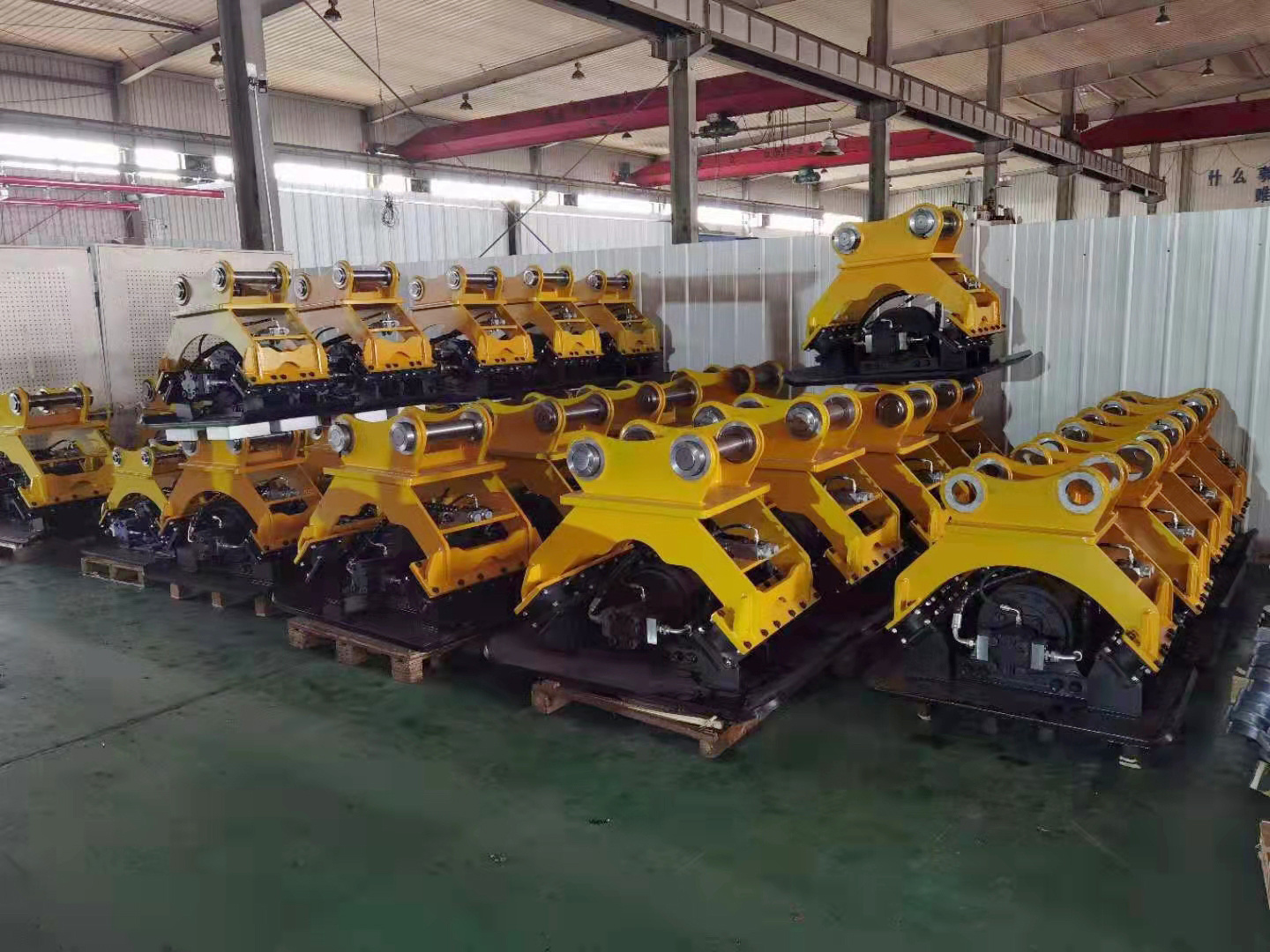 Small Excavator Soil Vibrator Excavator Machinery Hydraulic Flat Compactor For 3-5 Ton Excavator