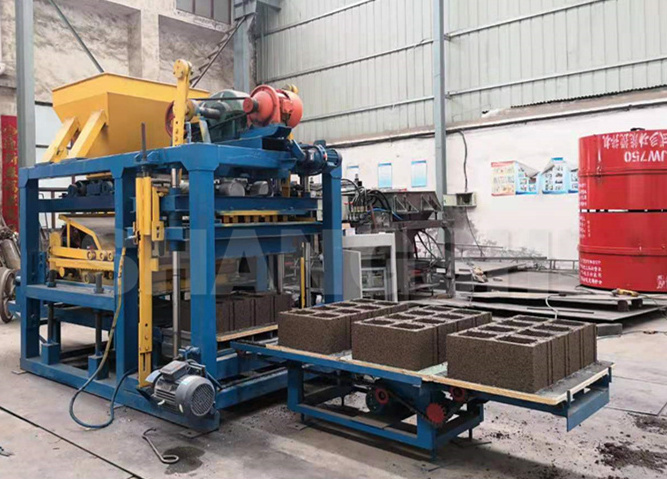 Fly ash bricks maker Hot sale QT4-20 automatic press concrete cement block making machine