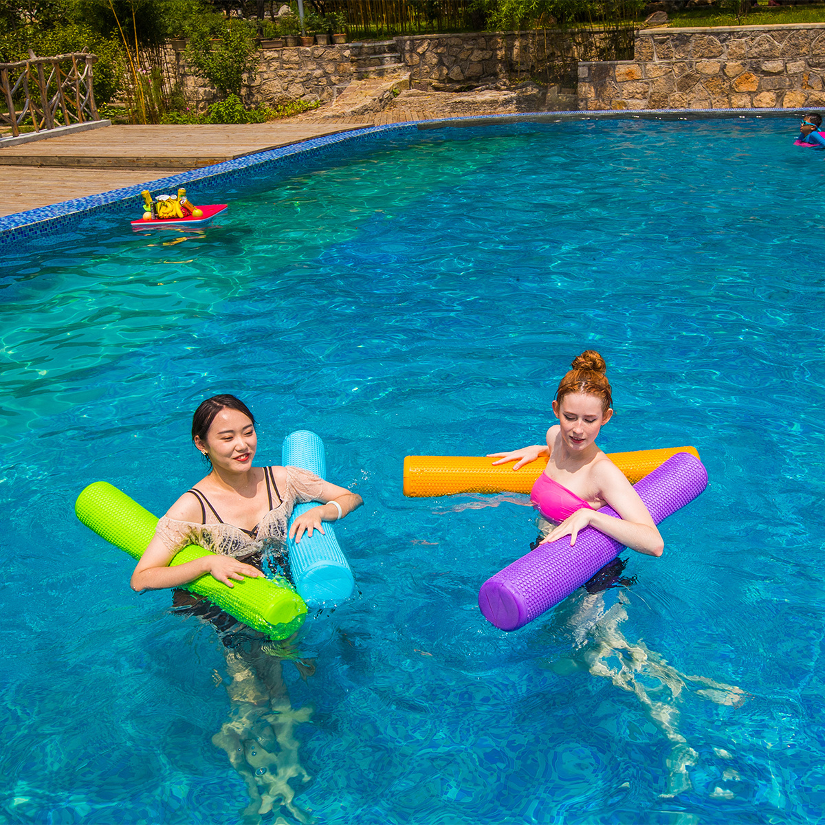 Customized Vinyl Coated NBR PVC Closed Cell Foam Water Toy Exercise Float Water Pool Noodles