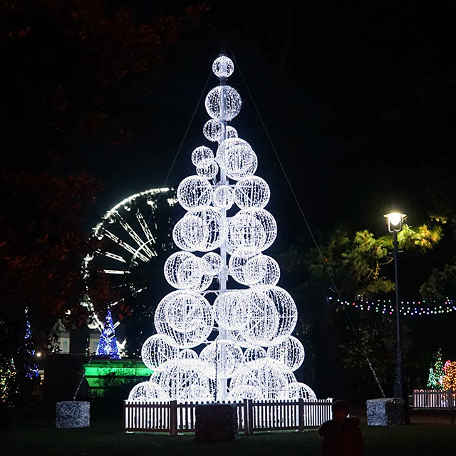 Hot Selling Christmas Ball Tree Christmas Decoration Outdoor Festival Decoration Giant LED Christmas Ball Tree