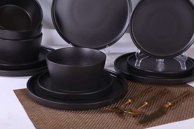 Luxury Fine Pakistan Italian Black Wholesale Ceramic Dinnerware China Tableware Dinner Set