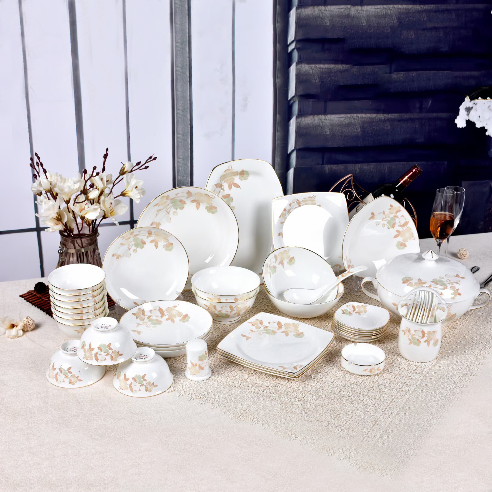 Morden Luxury Kitchen Bone China Dinnerware On-glazed Bone China 52 pcs  Dinner Set Pakistan