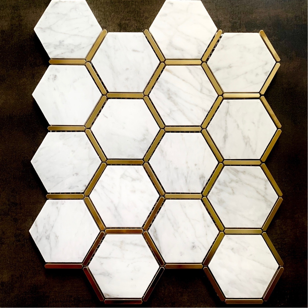 Luxury Gold Metal With Kerala White Marble Hexagon Shape Marble Wall And Floor Decoration Nature Stone Marble Mosaic Tiles