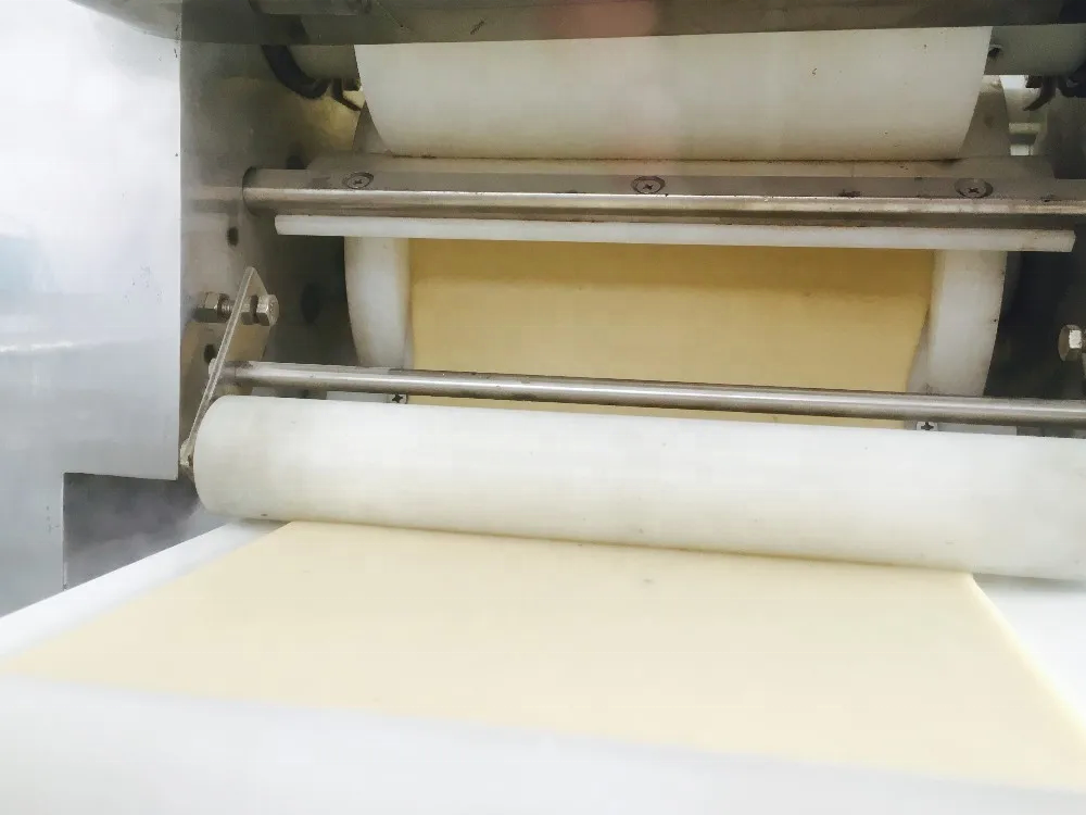 Multi function automatic Bread Making Machine cinnamon roll rolls making machine for food factory