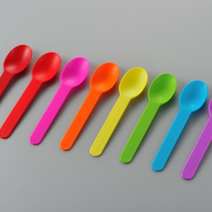 Hot Sale Eco-friendly Medium Weight Bulk PP Disposable Plastic Cutlery Spoon Yogurt Ice Cream Scoop