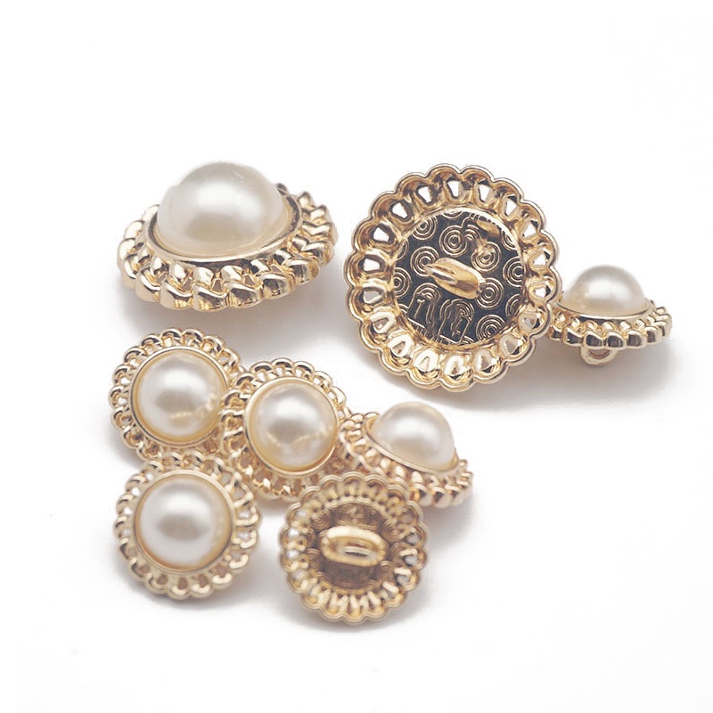 Factory Wholesale High Quality Decorative Flowers Sewing Button Gold Pearl Shank Buttons For garment buttons