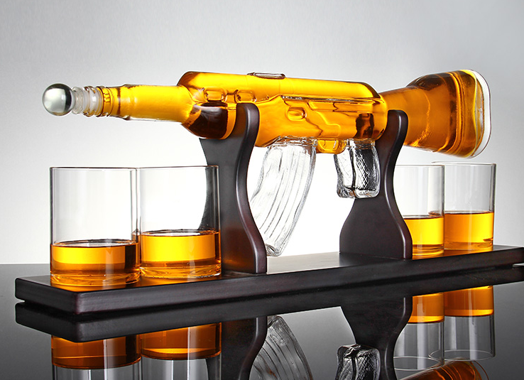 Crystal Glass Rifle Gun Whiskey Wine Glass Decanter With 4 Whiskey Glasses Set For Liquor Whiskey Vodka Brandy