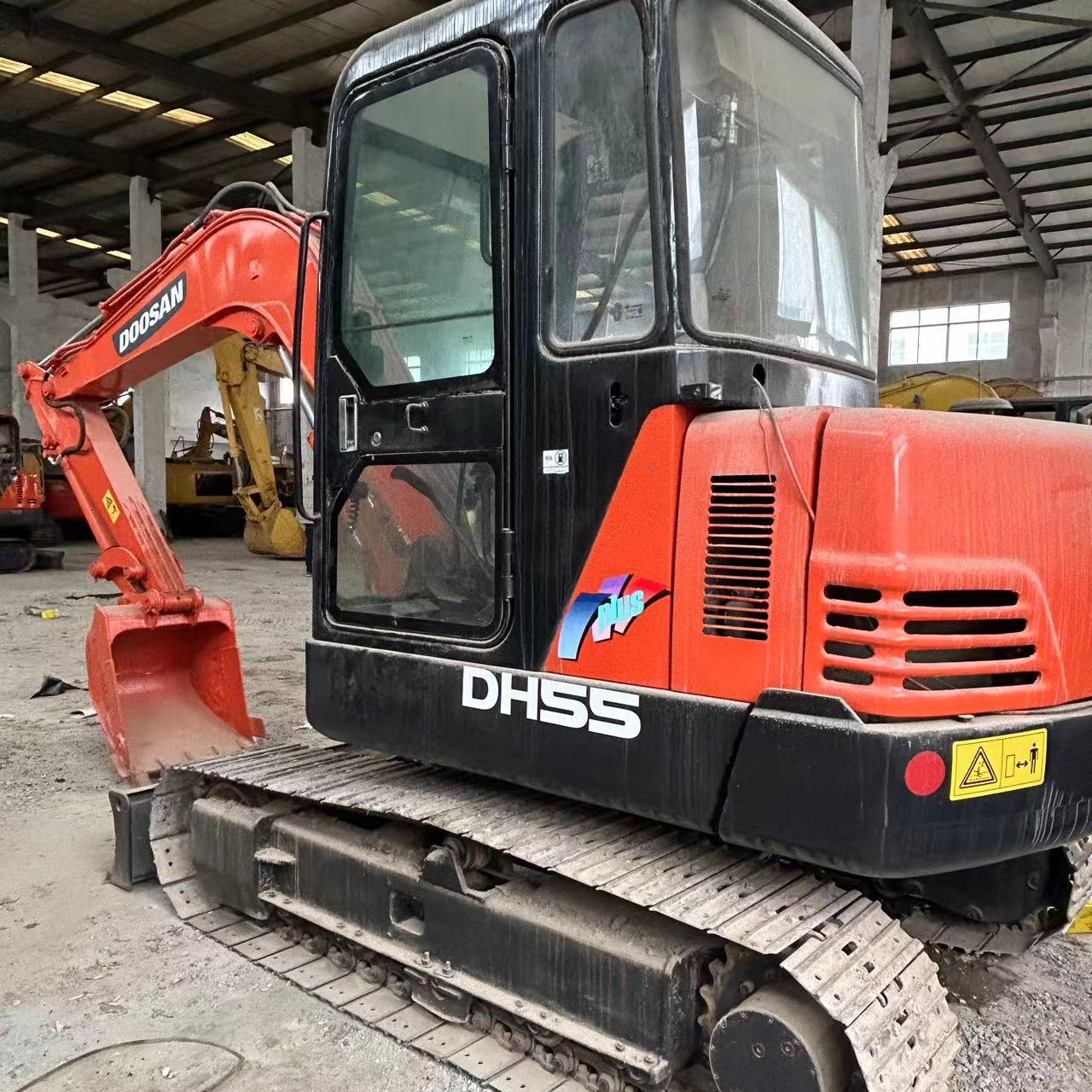 Used mini Excavator DOOSAN dh55 Excavators made in Korea  Doosan Small Digger dh55 dh60 dx60 used doosan excavator