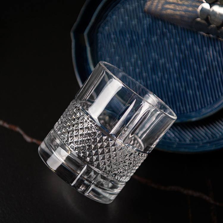 Factory wholesale 780ml Crystal Luxury Carved Diamond Liquor Whiskey Decanter With Tumbler Sets