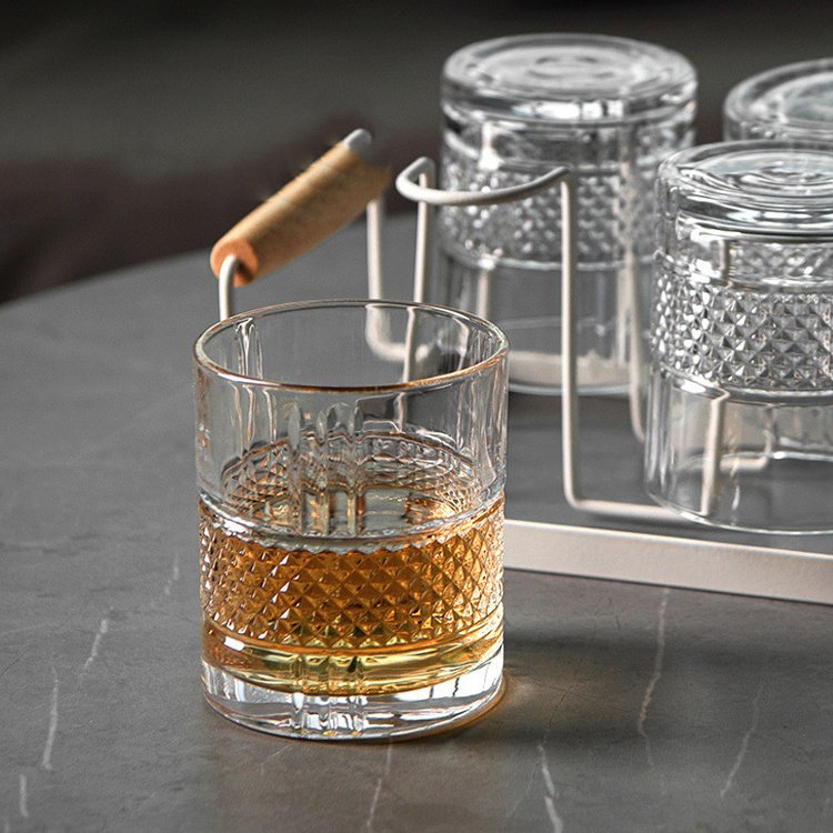 Factory wholesale 780ml Crystal Luxury Carved Diamond Liquor Whiskey Decanter With Tumbler Sets