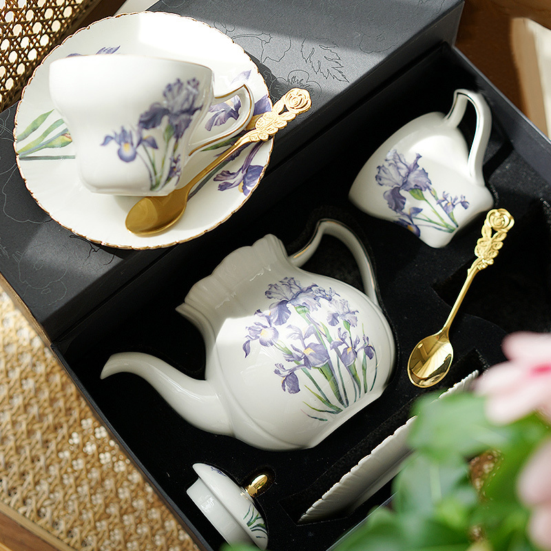 Luxury Floral Elegant ceramic porcelain Tea Set Teapot Cups and Saucers with Handle