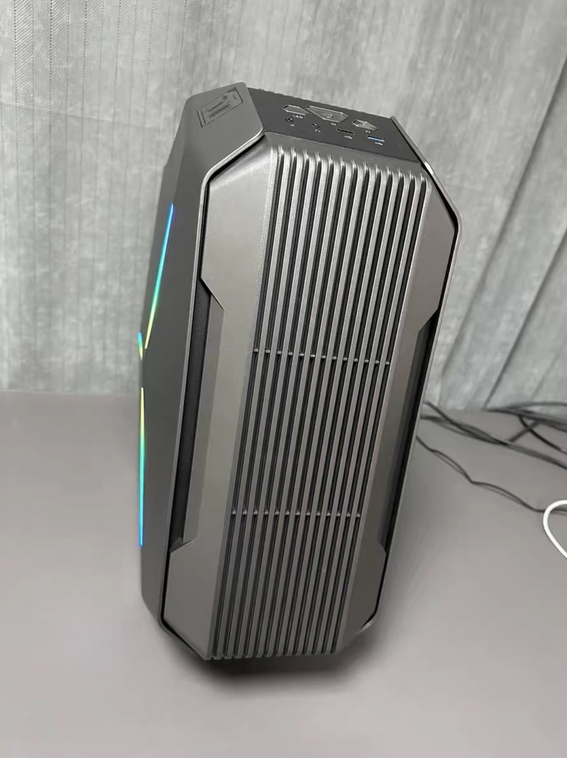 Computer cases &towers CPU CASE ATX PC gaming case stereoscopic ventilation gaming casing New design