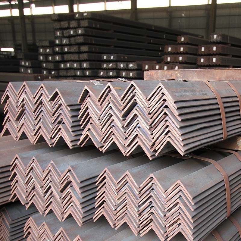 Hot Rolled Carbon Mild Q235 Ss400 Steel Angle China Equal and Unequal Angel Bar / Angle Steel / Iron Angle