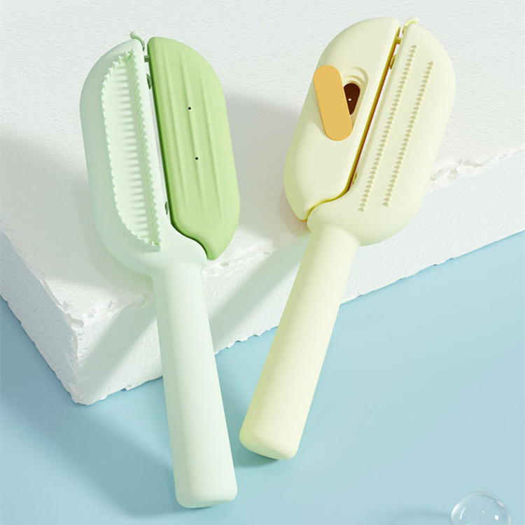 Portable Double Sided Pet Grooming Comb ABS Pet Hair Remover Dog Cat Hair Cleaning Brush With Water Tank