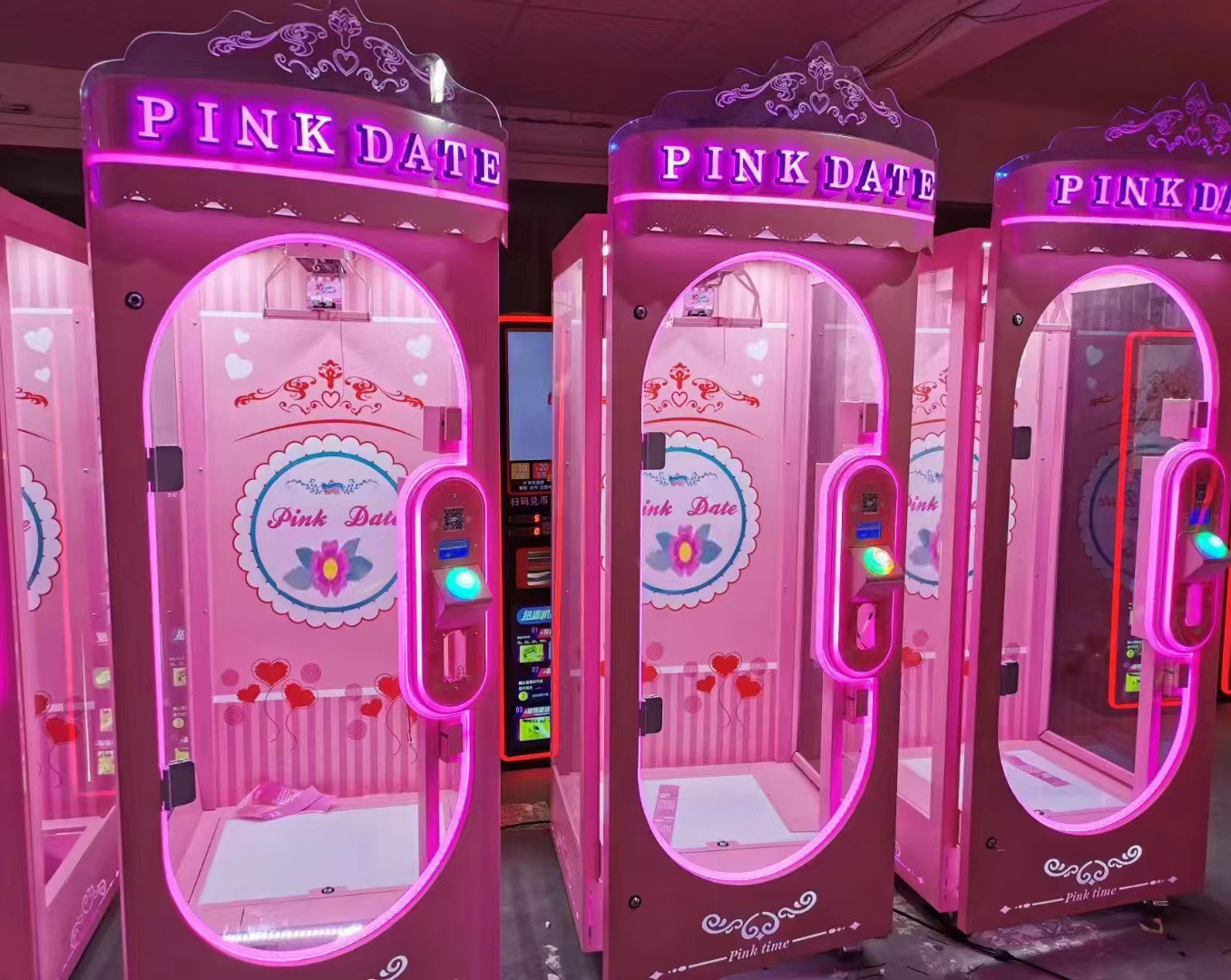 Coin Operated Game Arcade Claw Crane Machine Pink Date Gift Game Cut Prize Machine Toy Cut Prize Machine