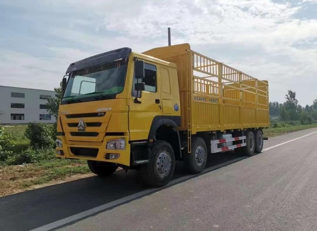 Cheap price 8x4 35 Ton Lorry Box Trucks Cargo fence Trucks for Nigeria