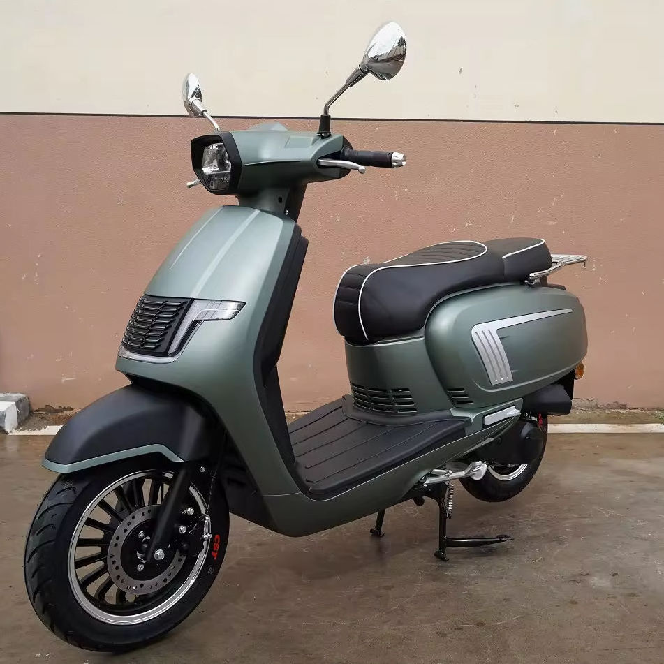 High Quality Golf 150cc Gas Scooter for Adults Max Speed 85km/h Air Cooled Engine with EFI System