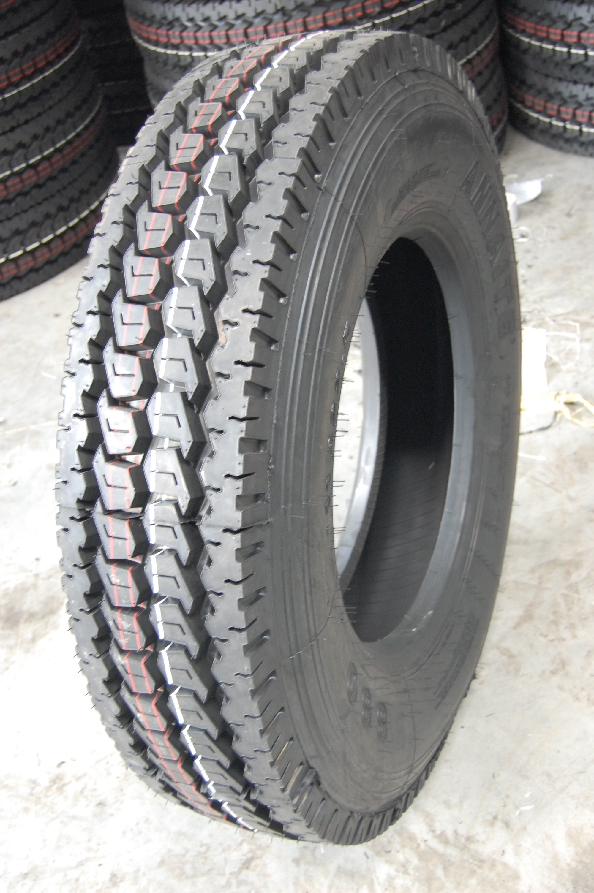 Longmarch brand 12R22.5 truck tire long march tires