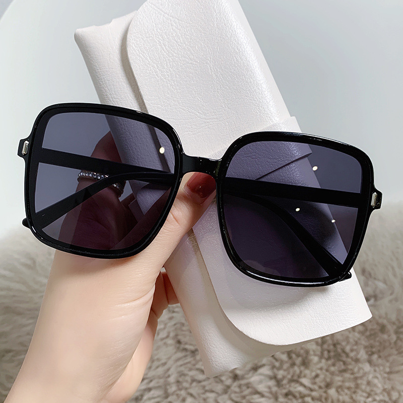 2024 New Fashion Design Luxury Uv400 Oversized Square Sun Sunglasses Women Shades Gradient Sunglasses Women