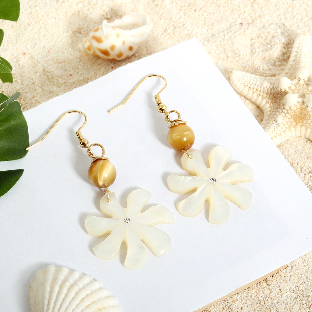 2023 New Hawaiian Samoan Mother of Pearl Earrings Fashion White Natural Shell Natural Stone Beads Earrings Women