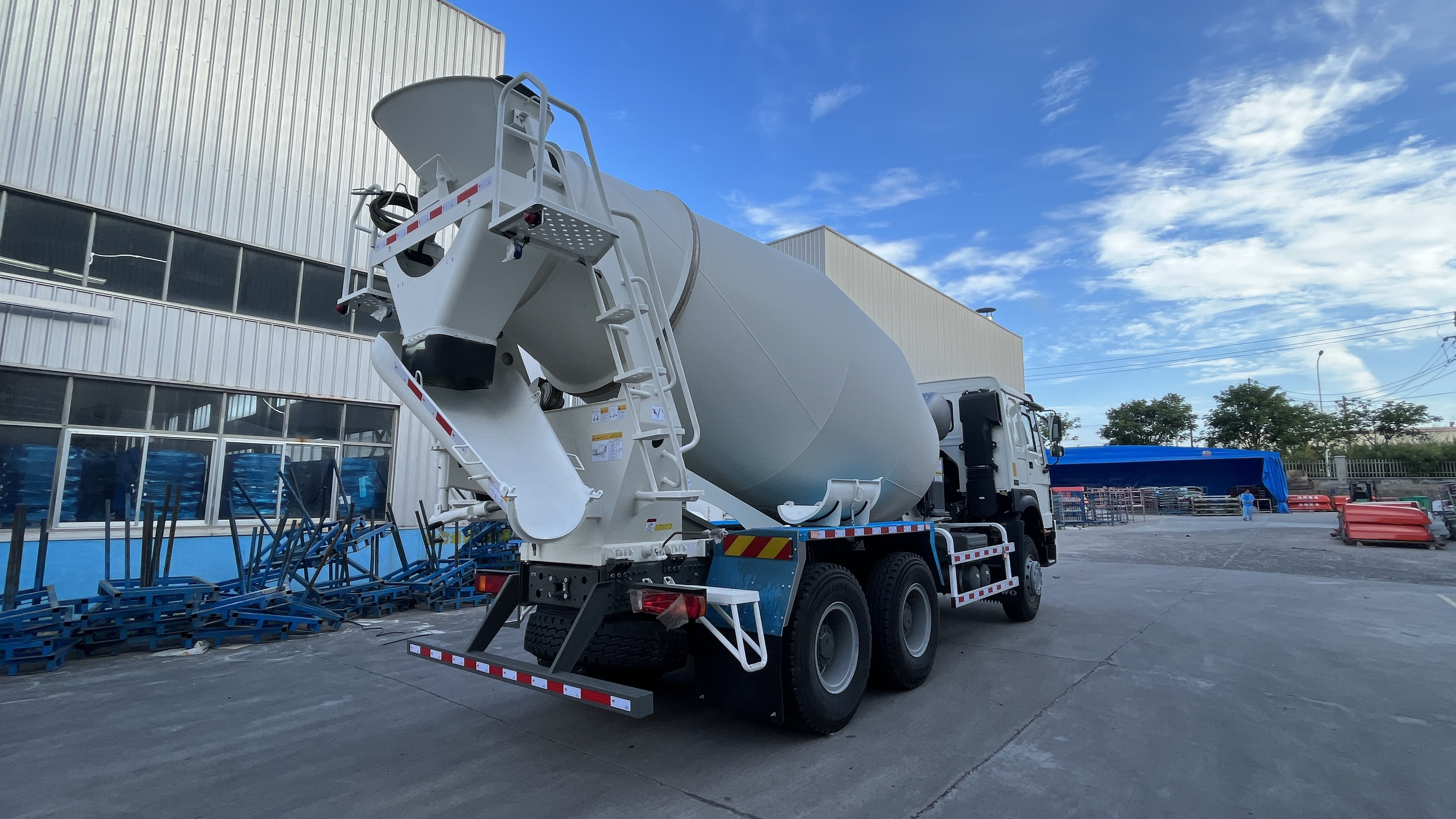 Premium Quality concrete truck mixer 12 cubic yards cement concrete mixer truck