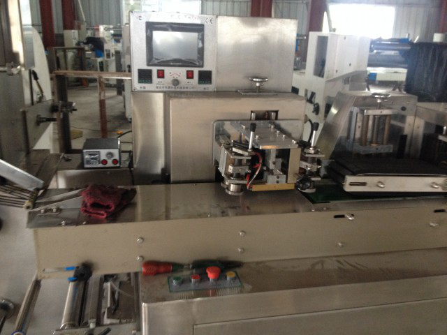 Wanhe High Speed  Servo Driven Automatic Punching labeling wet tissue/Wet napkin/wet wipes packing machine