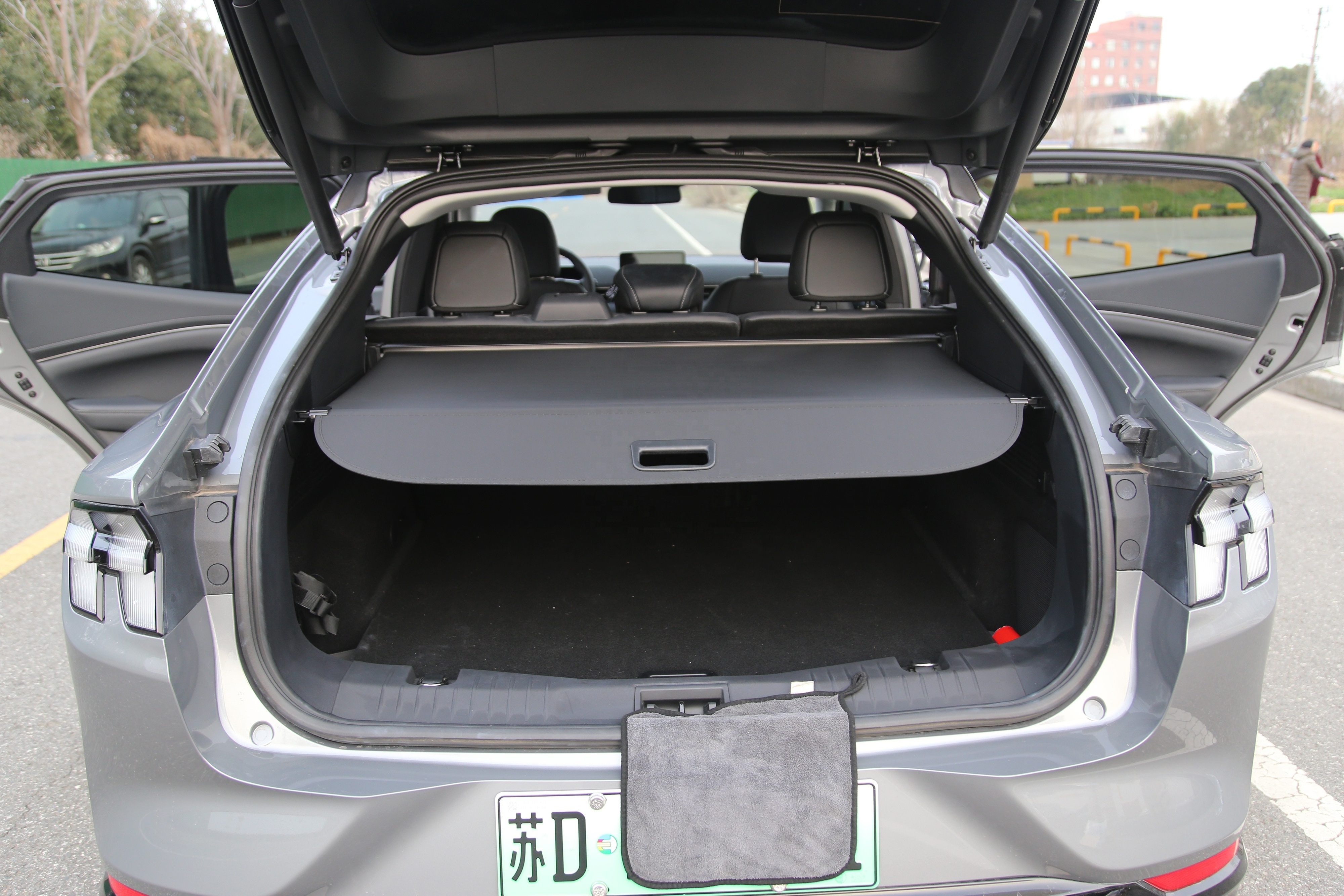 Car Accessories Retractable Trunk Cargo Cover For Ford Mustang Mach-E 2021 2022