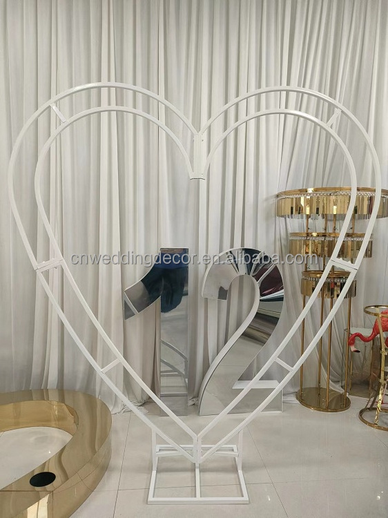 Wedding Decoration White Grid Metal Heart Shaped Arch Backdrop Stand With Flowers