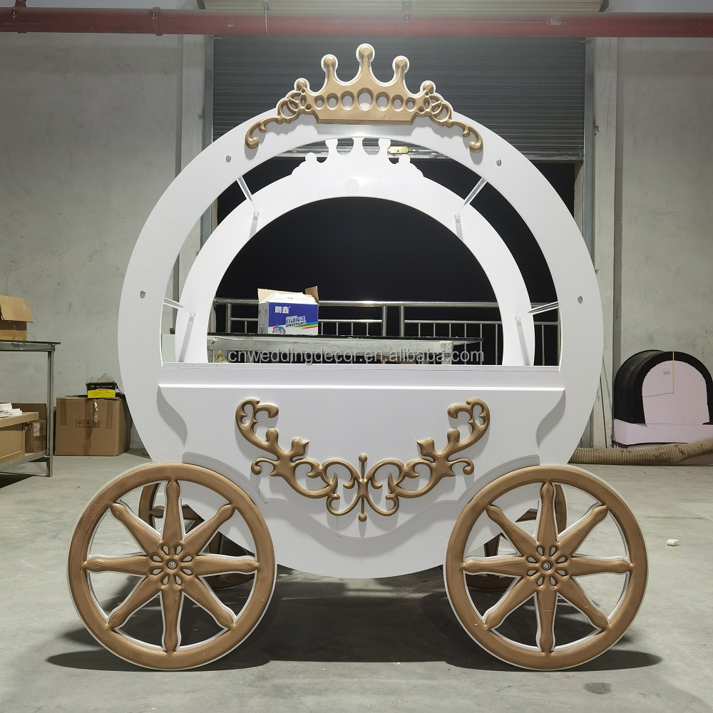 2023 Hot Popular Cinderella Carriage Candy Cart With Wheels For Wedding Ceter Piece