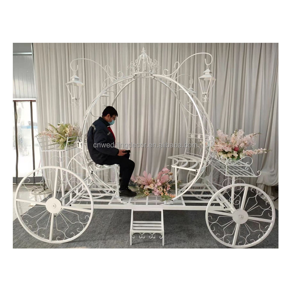 2023 Hot Popular Cinderella Carriage Candy Cart With Wheels For Wedding Ceter Piece