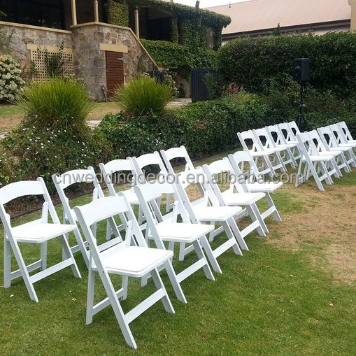 Wholesale Cheap White Chairs Resin Outdoor Folding Plastic Chair Garden Lightweight Wedding Event Decoration