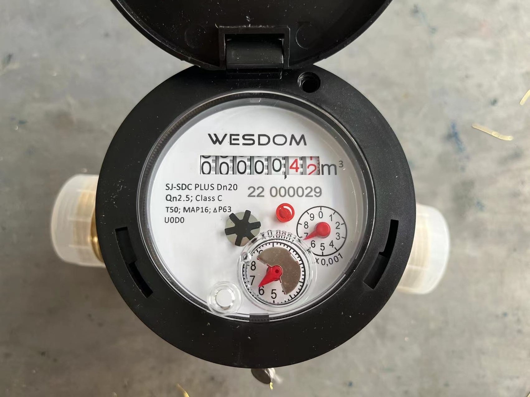 ISO4064 Class B dry dial Plastic body single jet water meter