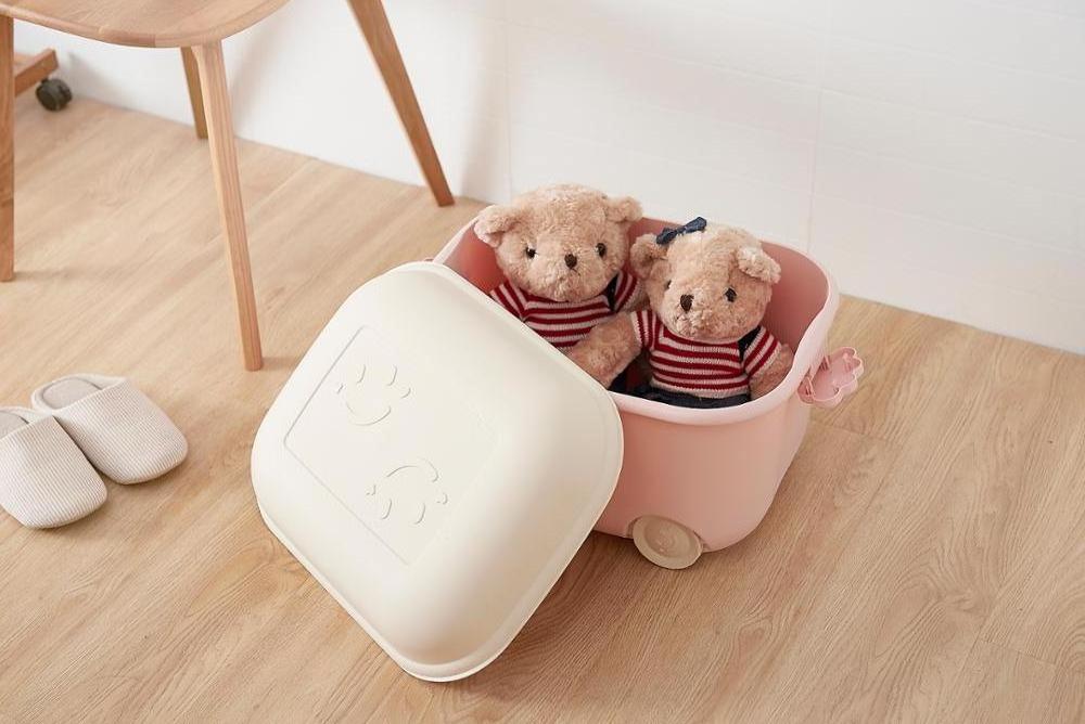 wholesale bedroom pp plastic clothes storage laundry boxes Organizer with handle and wheels toy car storage Container box