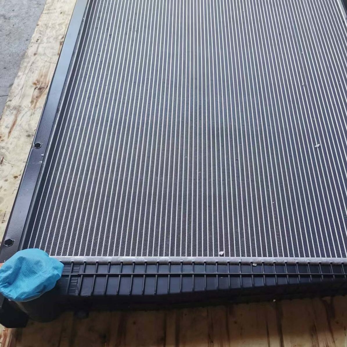 DZ96259532033/2037 Aluminum-plastic radiator Heavy Truck Spare Truck Radiator for Shaanxi Automobile Delong Aluminum Brazed