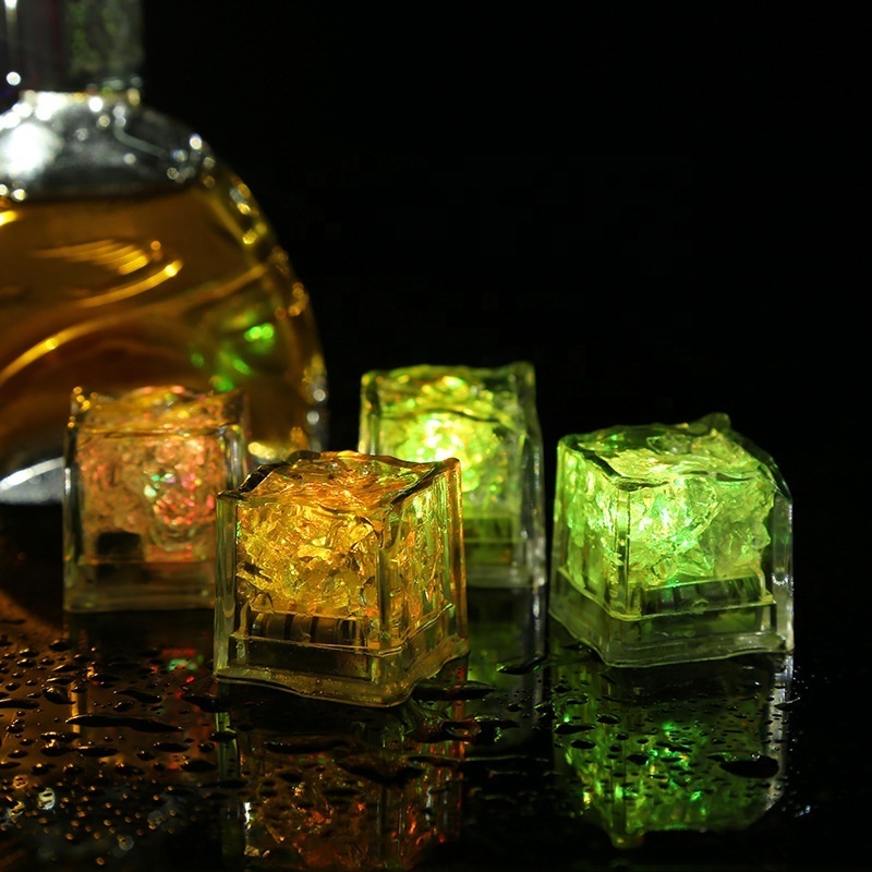 Reusable Multi Color Flashing Glow Ice Cube on/off Switch Replaceable Battery Light Up Drink Ice Cube Led For Bath Bar Club