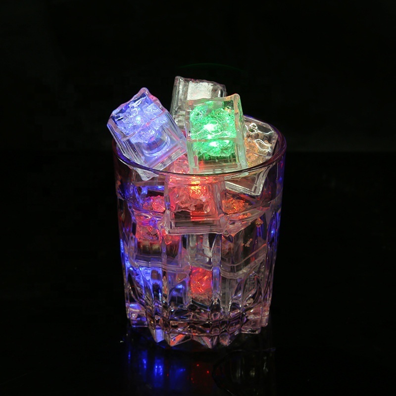 Reusable Multi Color Flashing Glow Ice Cube on/off Switch Replaceable Battery Light Up Drink Ice Cube Led For Bath Bar Club