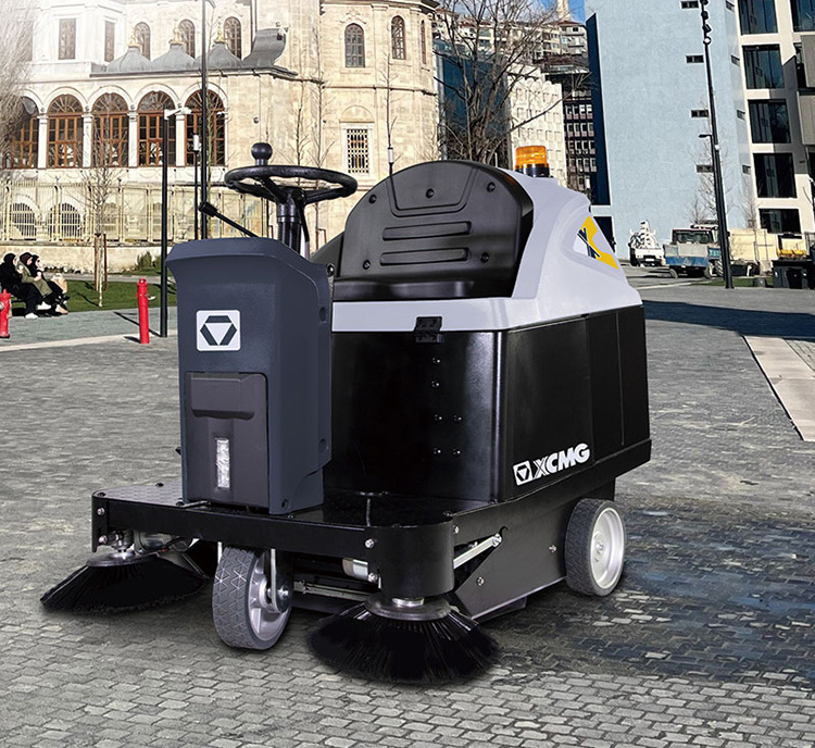 XCMG Official XGHD100 Ride On Battery Road Sweeper Commercial Floor Sweeper