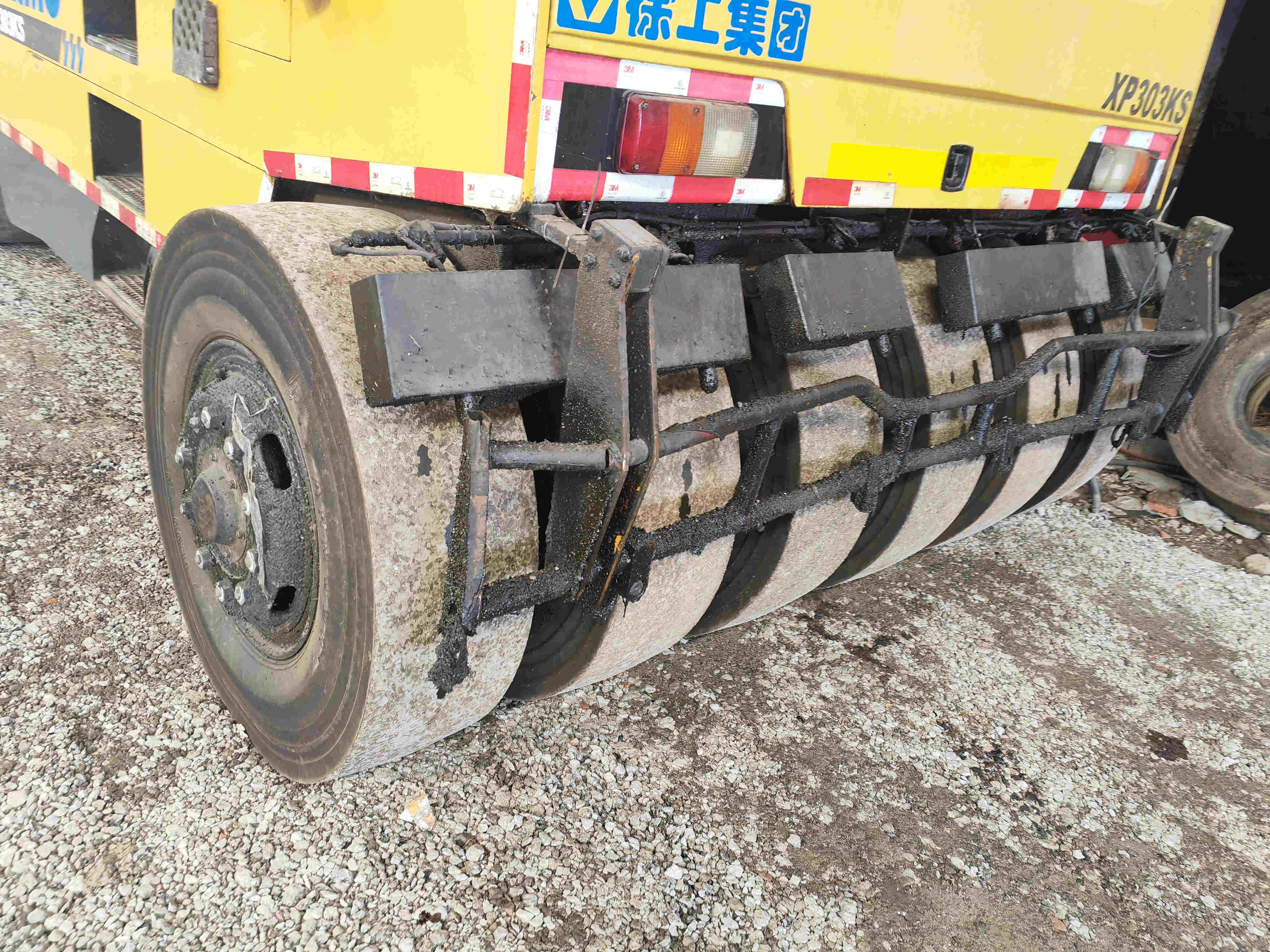 XCMG XP303 used road pneumatic tyre roller 30 ton hydraulic vibratory road roller compactor