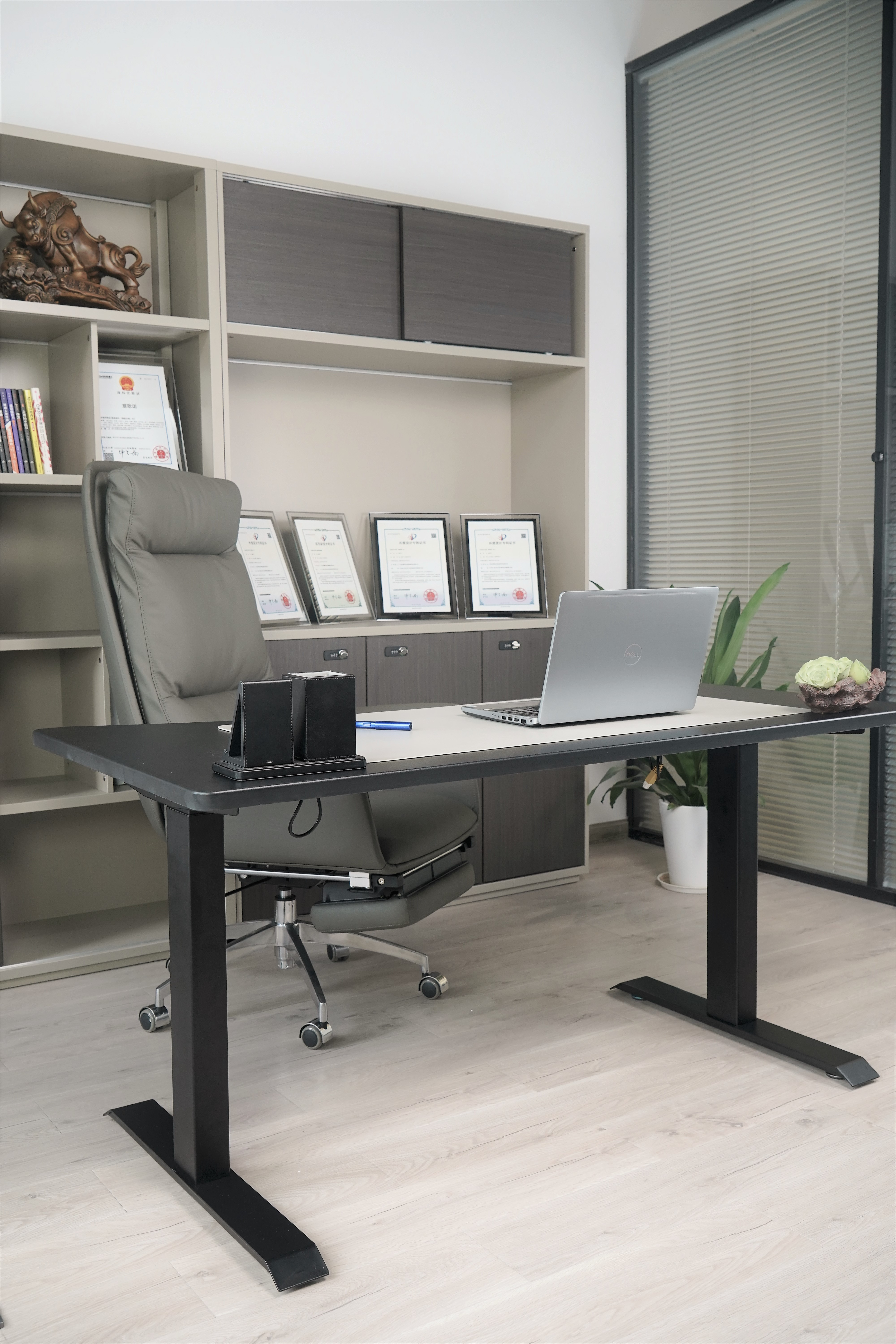 Good Quality And Price Of 3 legs L shape office sit to stand corner height adjustable desk