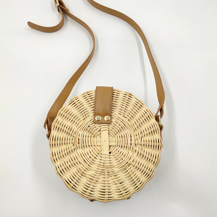 2023 new straw bag one shoulder crossbody rattan weave bag casual round woven bag factory direct supply