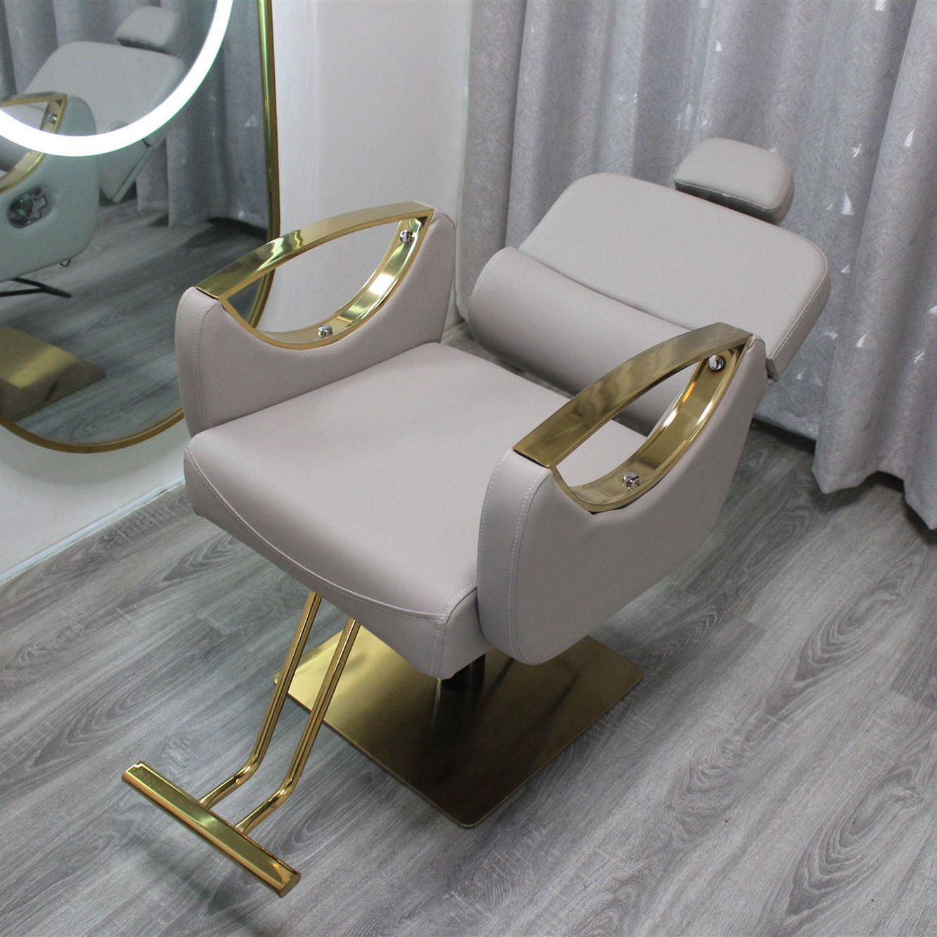 Reclinable Barber Chair for Sale Cheap Hair Salon Pink Beauty Salon Furniture Modern Black and Gold Salon Furniture