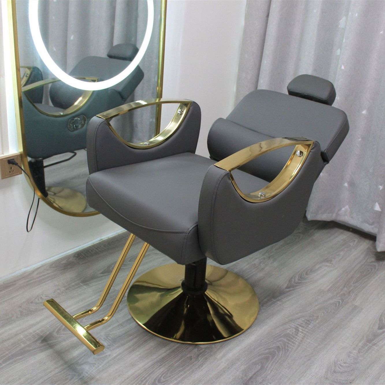 Reclinable Barber Chair for Sale Cheap Hair Salon Pink Beauty Salon Furniture Modern Black and Gold Salon Furniture